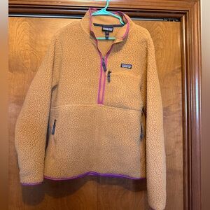 Patagonia new size large  quarter zip